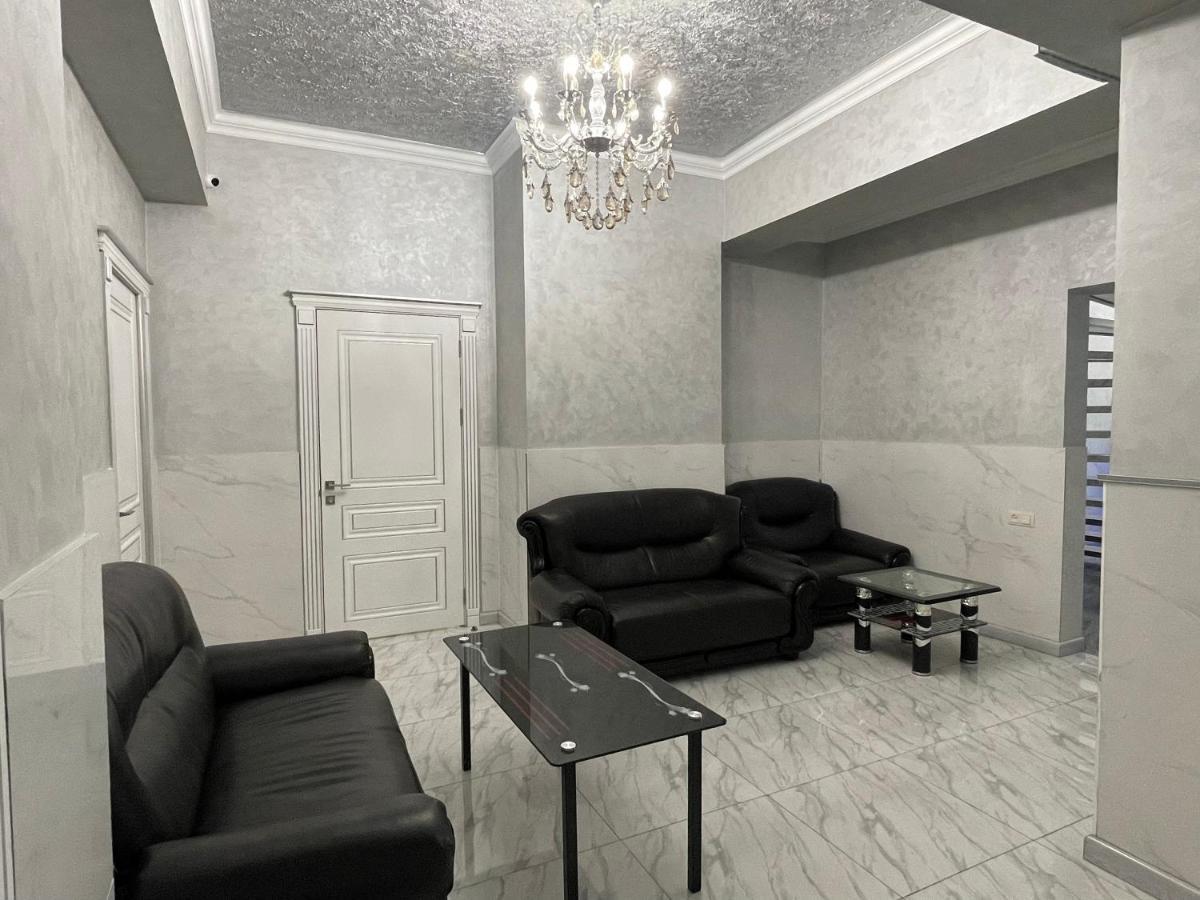 Midcity Hostel Erivan Dış mekan fotoğraf